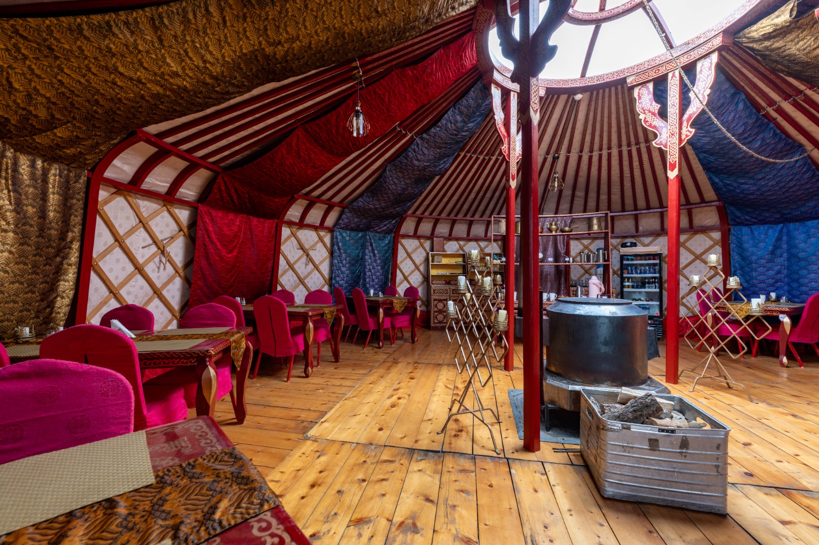 ECOLOO Case Study: JALMAN MEADOWS, MONGOLIA - BOOSTING TOURISM IN THE DUNES